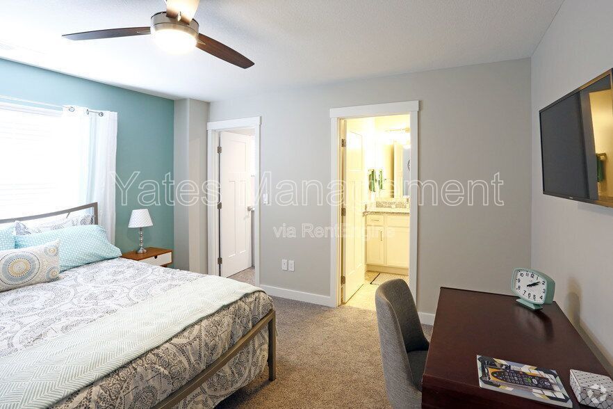 Spacious 2 Bedroom, 2.5 Bath Premium Townhome with Attached Garage property image