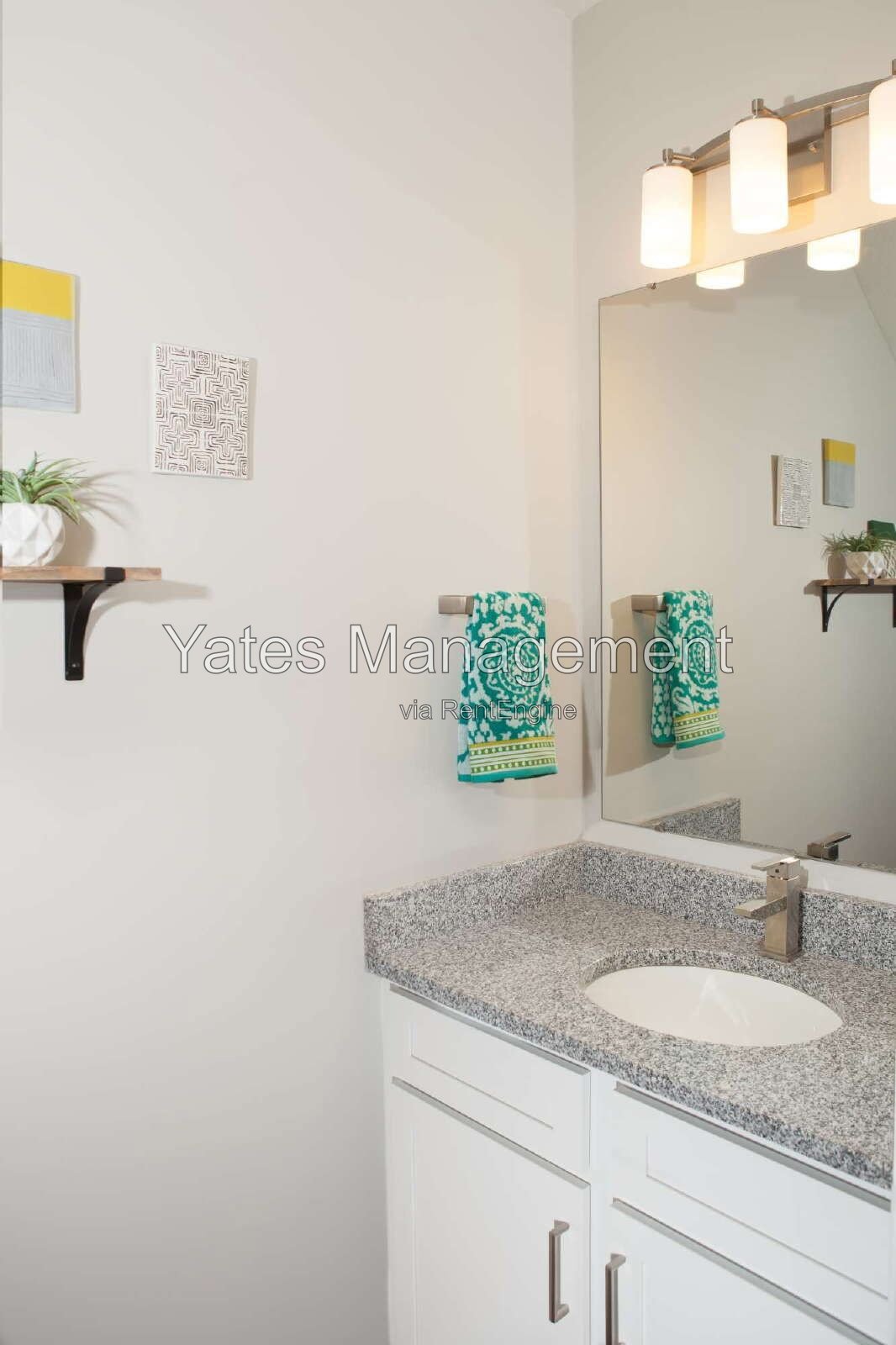 Spacious 2 Bedroom, 2.5 Bath Classic Townhome with Attached Garage property image