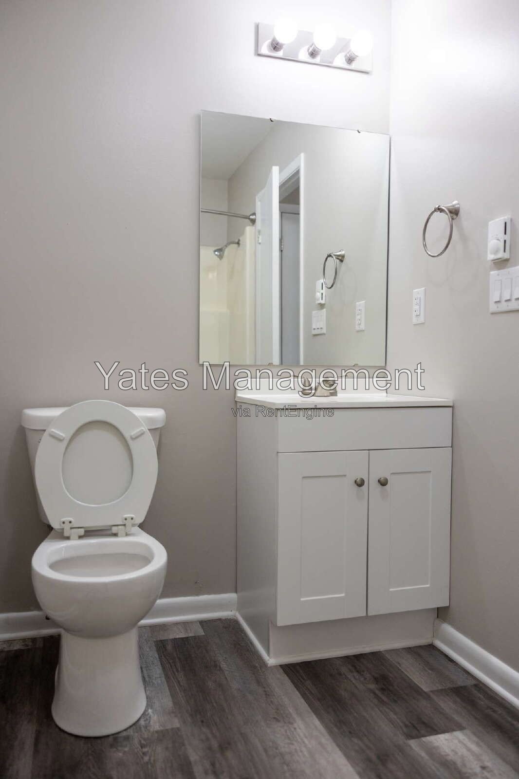 Spacious 2 Bedroom Apartment with Private Patio & Washer & Dryer Included property image
