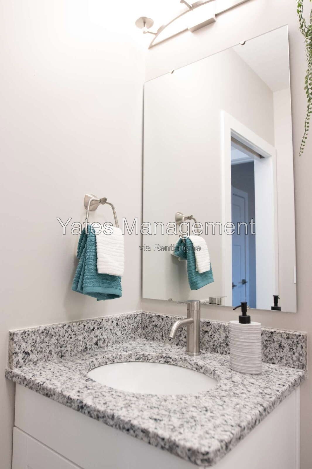 1 Bedroom, 1 Bath Apartment with Private Balcony Overlooking Lake Cascades property image
