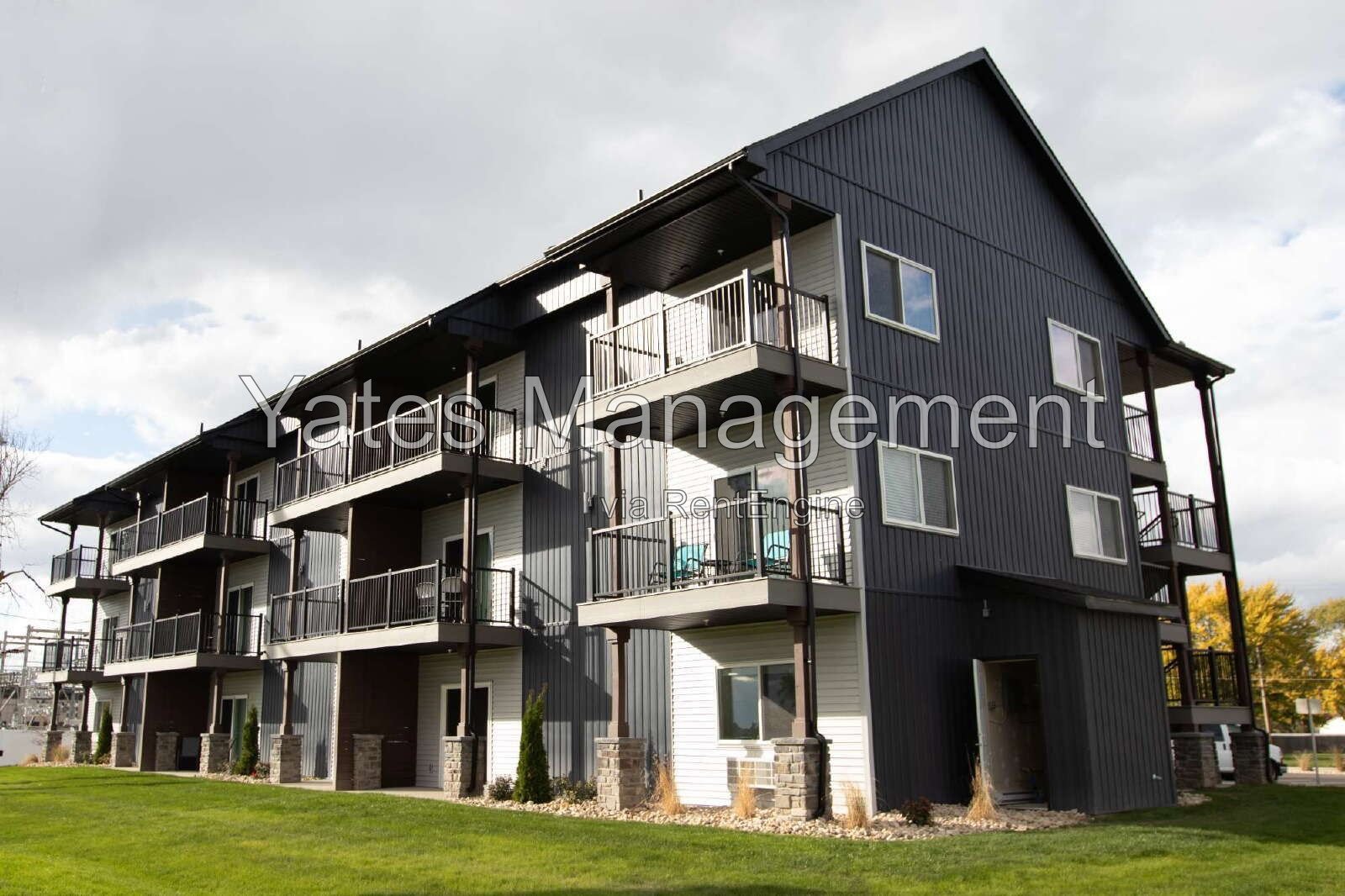 1 Bedroom, 1 Bath Apartment with Private Balcony Overlooking Lake Cascades property image