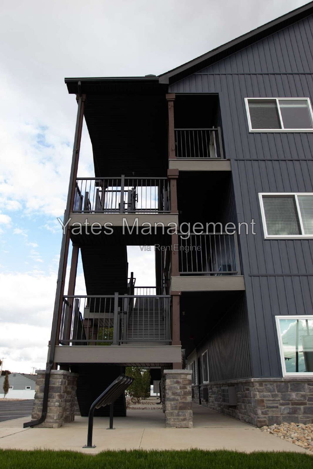 1 Bedroom, 1 Bath Apartment with Private Balcony Overlooking Lake Cascades property image